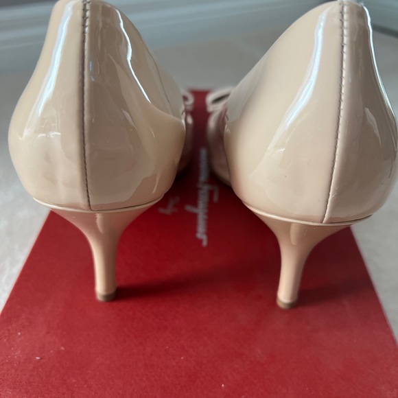 Authentic Salvatore Ferragamo Vara Bow Pump Shoe Size 8 - Picture 8 of 10